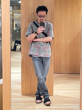 「hobo(ホーボー)のアイテム(バッグ)」を使った、岡崎直樹さん(メンズ・170cm)の春コーディネート
