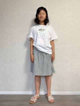 「UNIQLO(ユニクロ)のUNIQLO and Cecilie Bahnsen🌼2026春夏コレクション 2026.5.22発売 GIRLS グラフィックT 120cm、 ホワイト 160cm(Tシャツ/カットソー)」を使った、lenlen_rinrinさん(キッズ・146cm)の春コーディネート