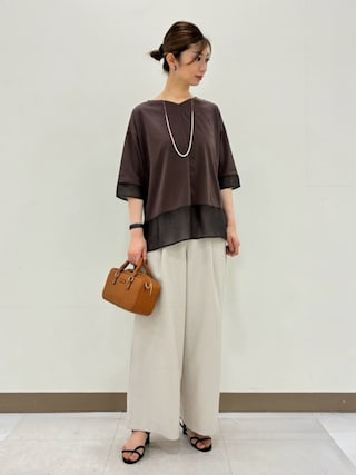 「COMME CA ISM(コムサイズム)の麻調ストレッチ マリンパンツ(その他パンツ)」を使った、COMME CA ISM STAFFさん(レディース・167cm)の夏コーディネート