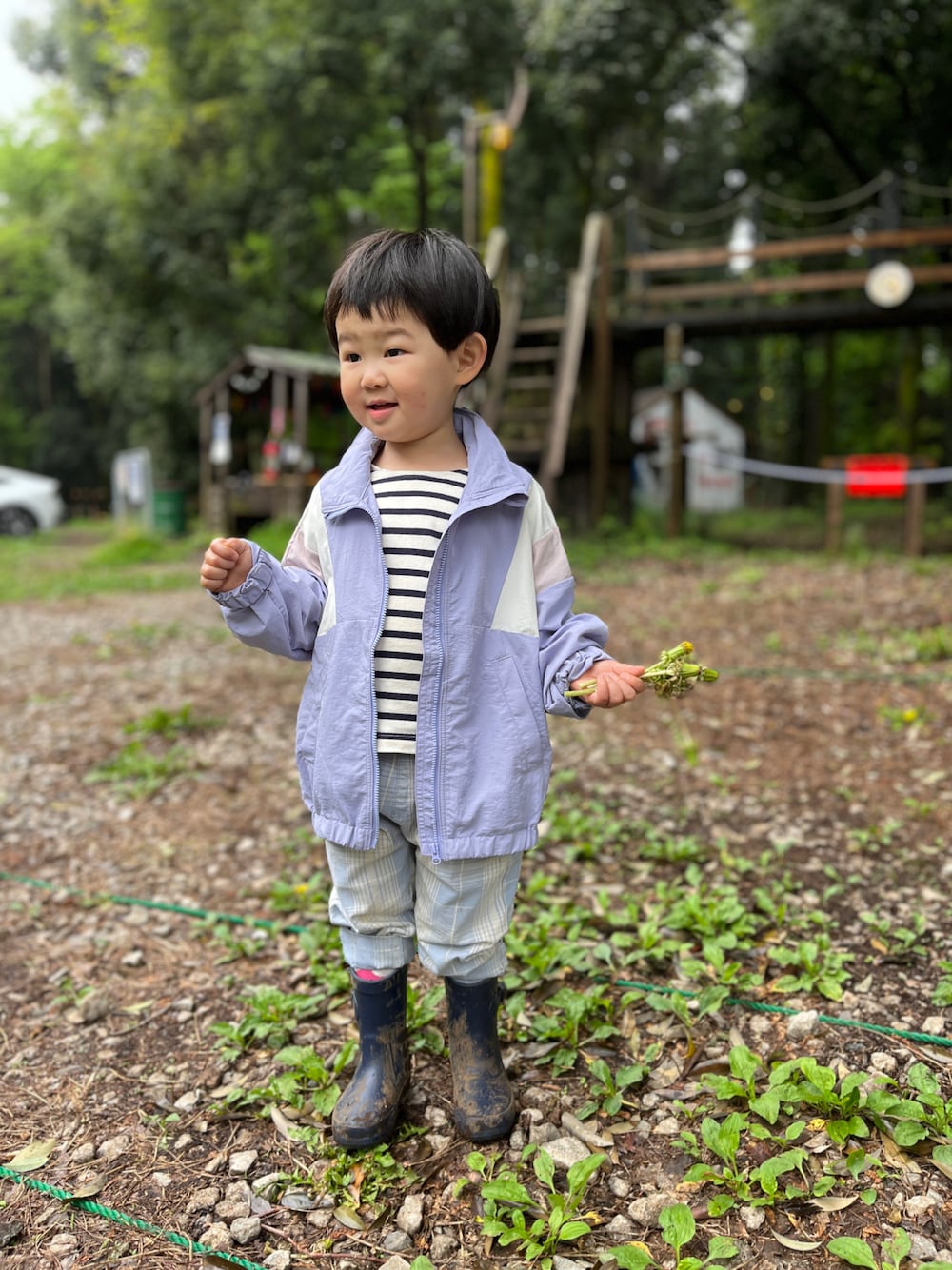 lanternさんの「【23SS】ガーデナーテーパードパンツ/チェック柄（BRANSHES）」を使ったコーディネートの1枚目の写真