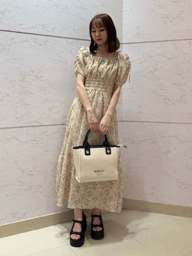 「one after another NICE CLAUP(ワンアフターアナザーナイスクラップ)のシャーリングロングワンピース(ワンピース、イエロー系)」を使った、saeさん(レディース・159cm)の春コーディネート