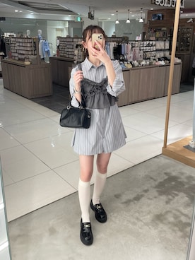 「one after another NICE CLAUP(ワンアフターアナザーナイスクラップ)のビスチェセット/マルチウェイロングシャツ(シャツ/ブラウス、グレー系)」を使った、saeさん(レディース・159cm)の春コーディネート