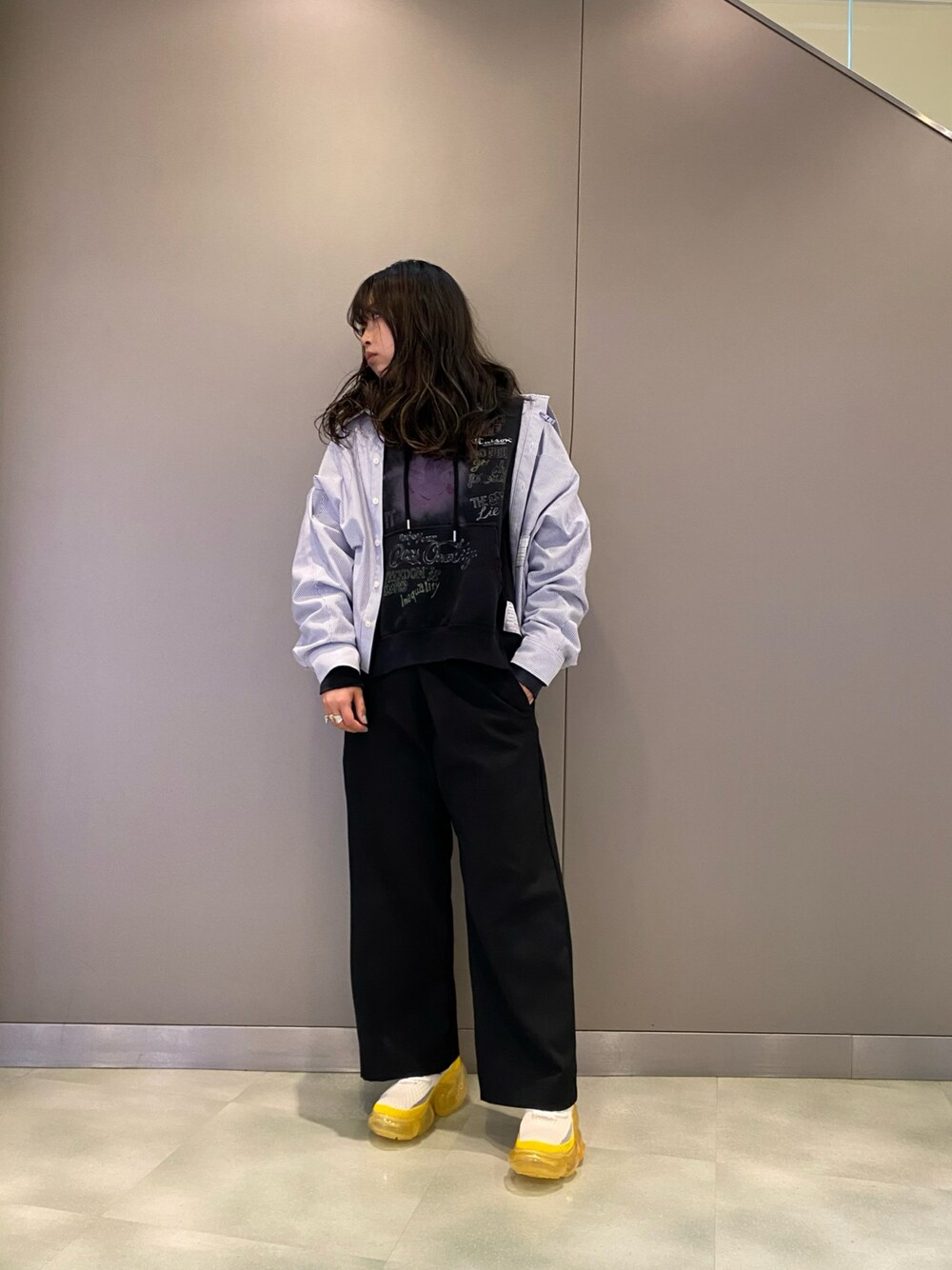 runaさんの（MIHARAYASUHIRO）を使ったコーディネートの1枚目の写真
