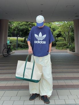 「adidas(アディダス)のアイテム(Tシャツ/カットソー)」を使った、ハルさん(メンズ・179cm)の夏コーディネート