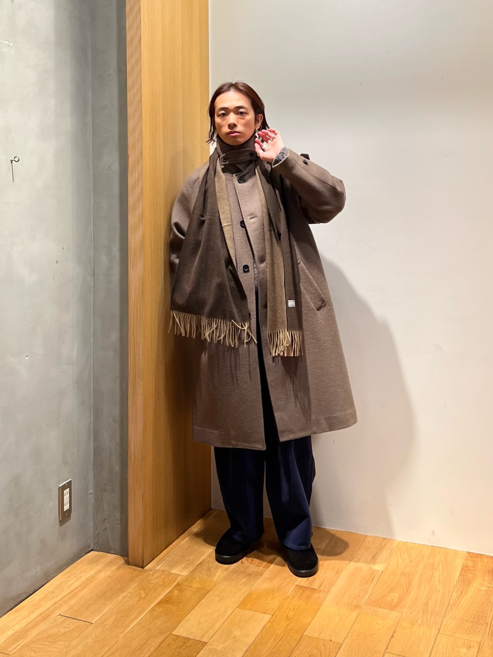 UR_SkmK.さんの「URBAN RESEARCH iD　ストーンウォッシュコーデュロイパンツ（URBAN RESEARCH）」を使ったコーディネートの1枚目の写真