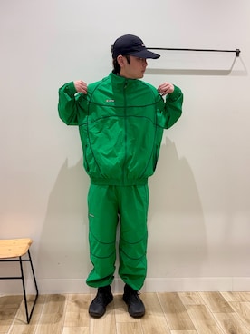 「URBAN RESEARCH(アーバンリサーチ)のLOTTO NYLON JET CAP(キャップ、ブラック系)」を使った、4yato Komatsubaraさん(メンズ・172cm)の春コーディネート