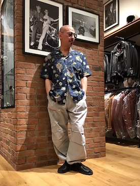 「schott(ショット)のアイテム(ネックレス)」を使った、総料理長(schottのイケオジ)さん(メンズ・170cm)の春コーディネート