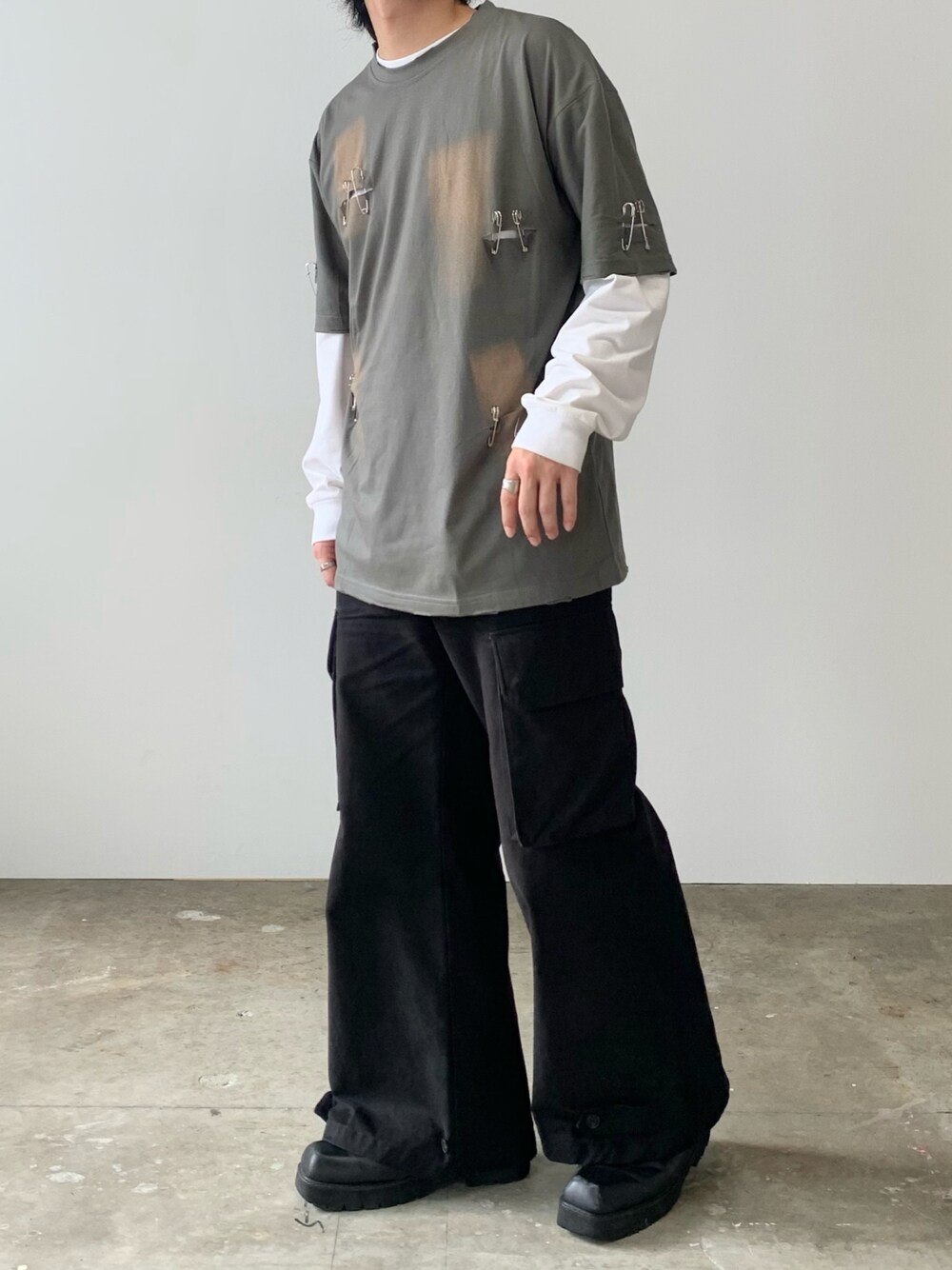 mikiさんの「【CLEL】M-47 type military flare cargo pants/M-47 タイプ ミリタリー フレア カーゴ パンツ（CLEL）」を使ったコーディネートの1枚目の写真