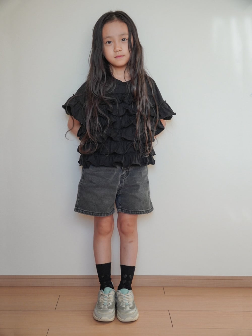 sioさんの「カットフリルティアードTシャツＳＳ　 122367（LOWRYS FARM）」を使ったコーディネートの1枚目の写真