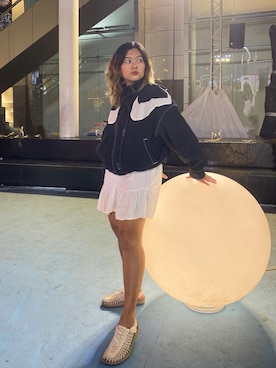 「NIKE(ナイキ)のアイテム(ナイロンジャケット)」を使った、Sunny Lolaさん(レディース・162cm)の冬コーディネート