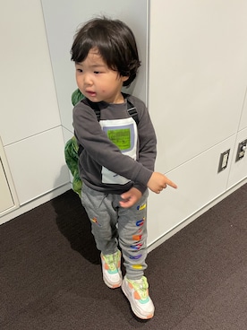 「NIKE(ナイキ)のアイテム(スウェットパンツ)」を使った、eitonさん(メンズ・100cm)の春コーディネート