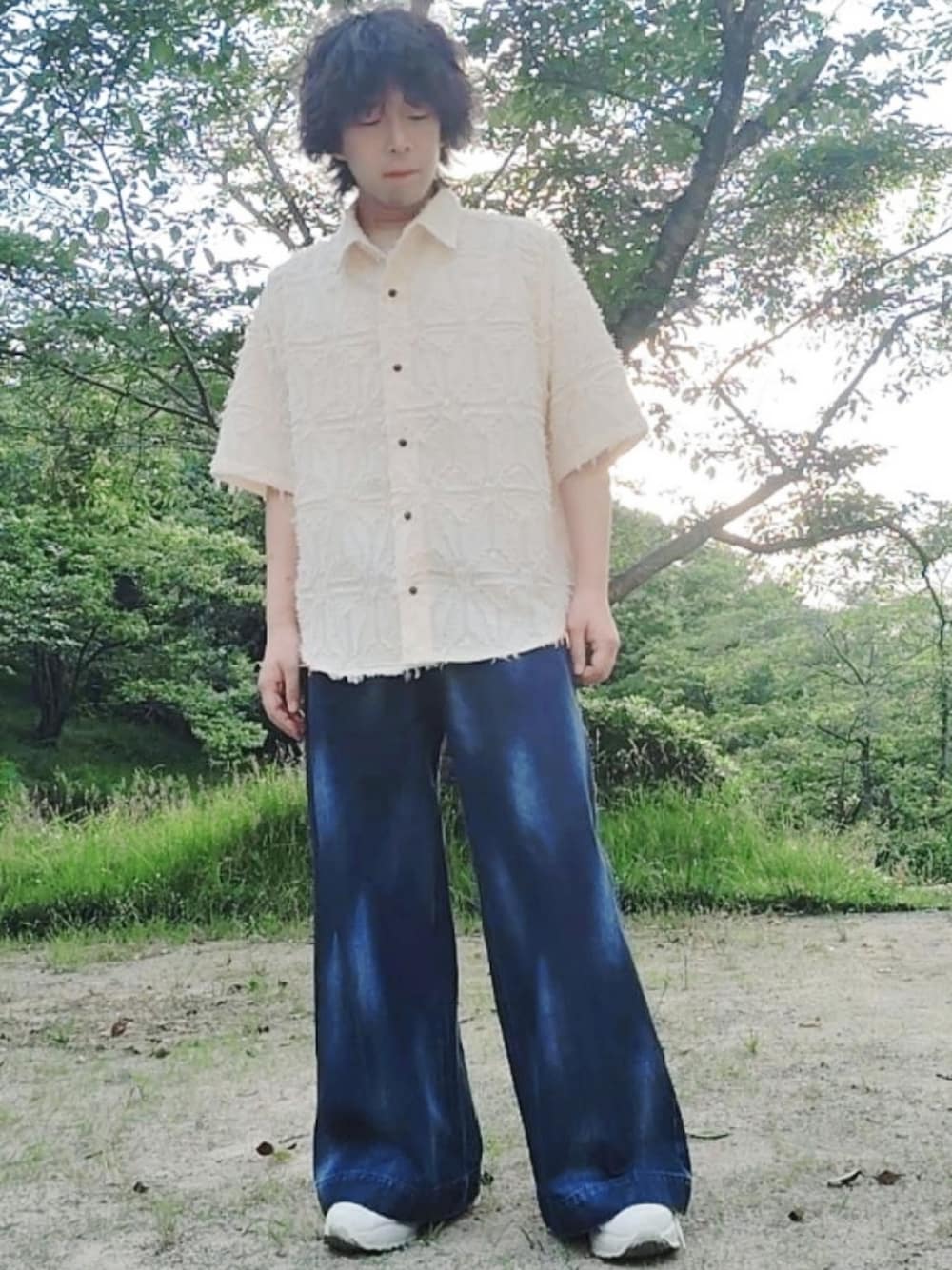 湧さんの「Various loose regular shirts -fringe jacquard- / バリアスルーズレギュラーシャツ -フリンジジャガード-（CASPER JOHN）」を使ったコーディネートの1枚目の写真