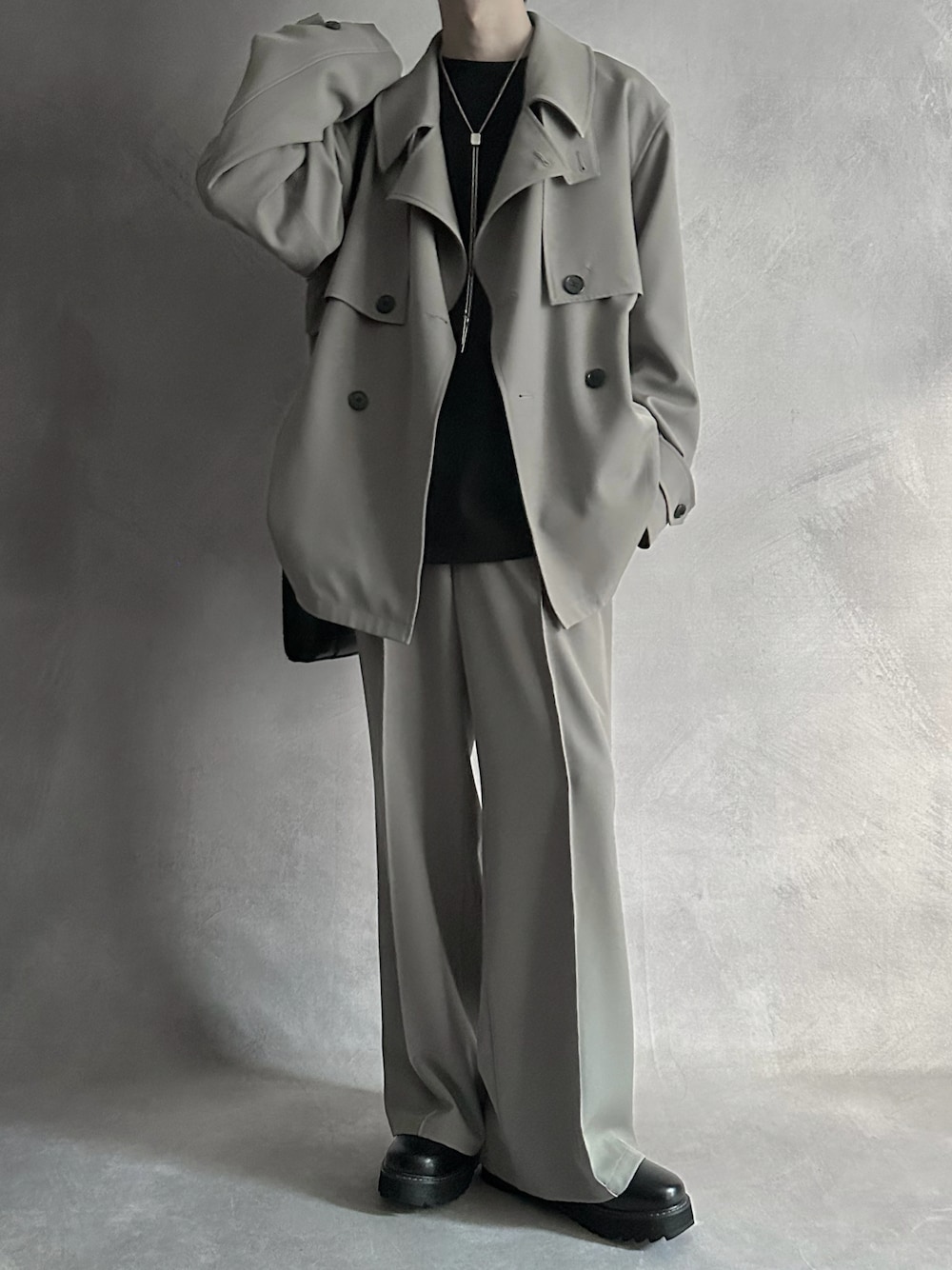 cobaさんの「【SERACE】Oversize drape stand neck short trench coat / オーバーサイズドレープスタンドネックショートトレンチコート（SERACE）」を使ったコーディネートの1枚目の写真