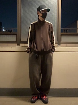 「NIKE(ナイキ)のアイテム(シューズ)」を使った、HOLLIEさん(メンズ・180cm・40代)の春コーディネート