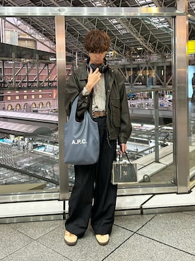 「adidas(アディダス)のアイテム(シューズ)」を使った、びっきーさん(メンズ・174cm)の秋コーディネート