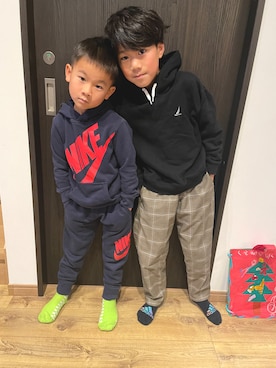 「NIKE(ナイキ)のアイテム(パーカー)」を使った、arurikuさん(キッズ・125cm)の冬コーディネート