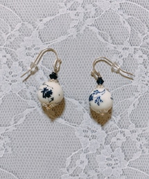 中華風青花柄陶器ピアス | ピアス（両耳用）