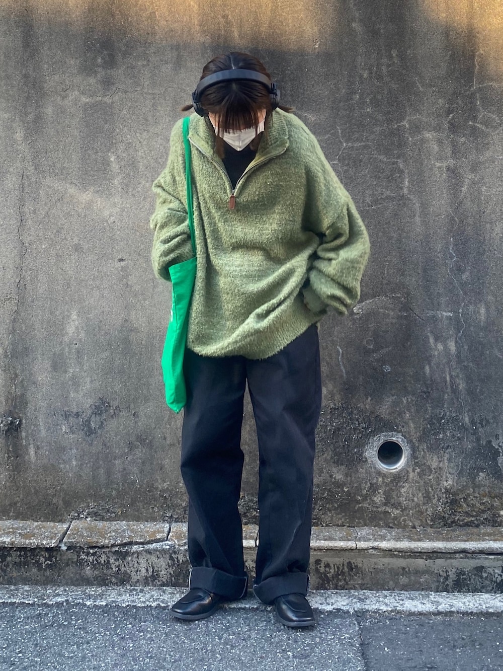 𝗸𝗼𝗺𝗮さんの「Dickies/ディッキーズ ORIGINAL FIT 874 TCツイル ワイドパンツ（Dickies）」を使ったコーディネートの2枚目の写真