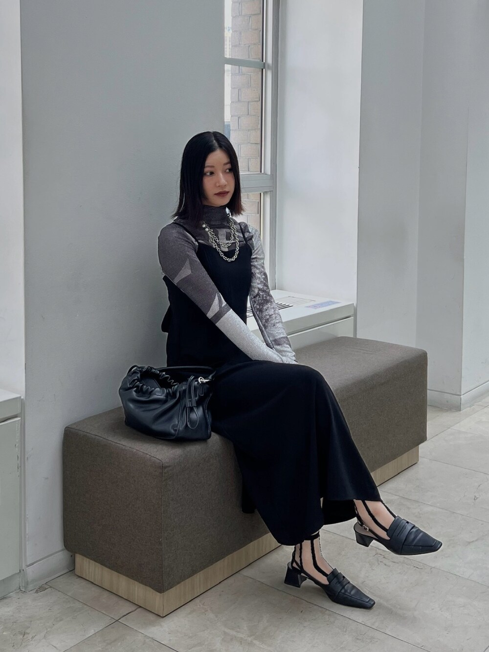 Hinariさんの「テーパードスクエアトゥ スリングバックパンプス（CHARLES & KEITH）」を使ったコーディネートの3枚目の写真