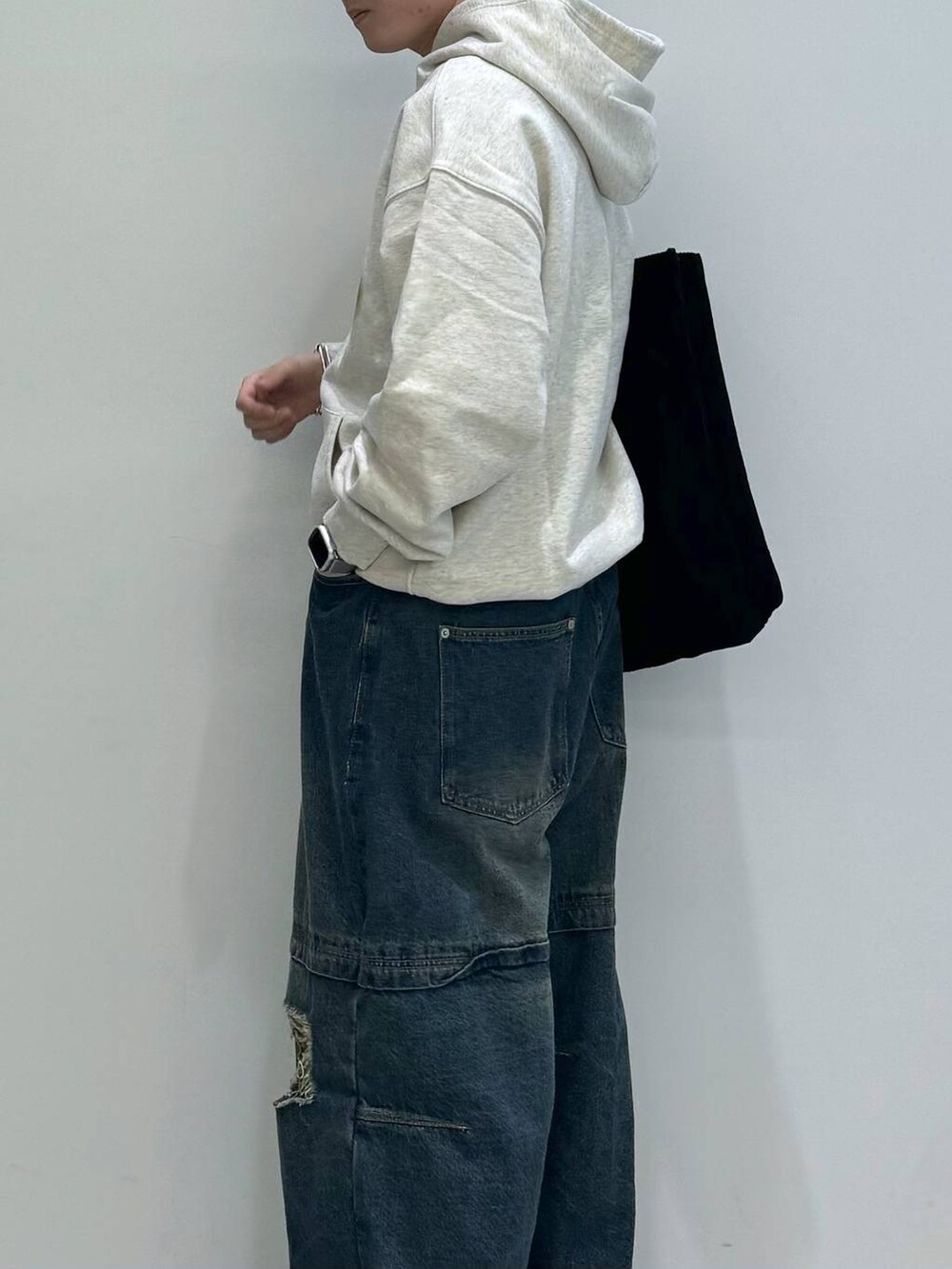 Rikutoさんの「【UNISEX】ALAND／コーデュロイマチツキトート（ALAND）」を使ったコーディネートの5枚目の写真