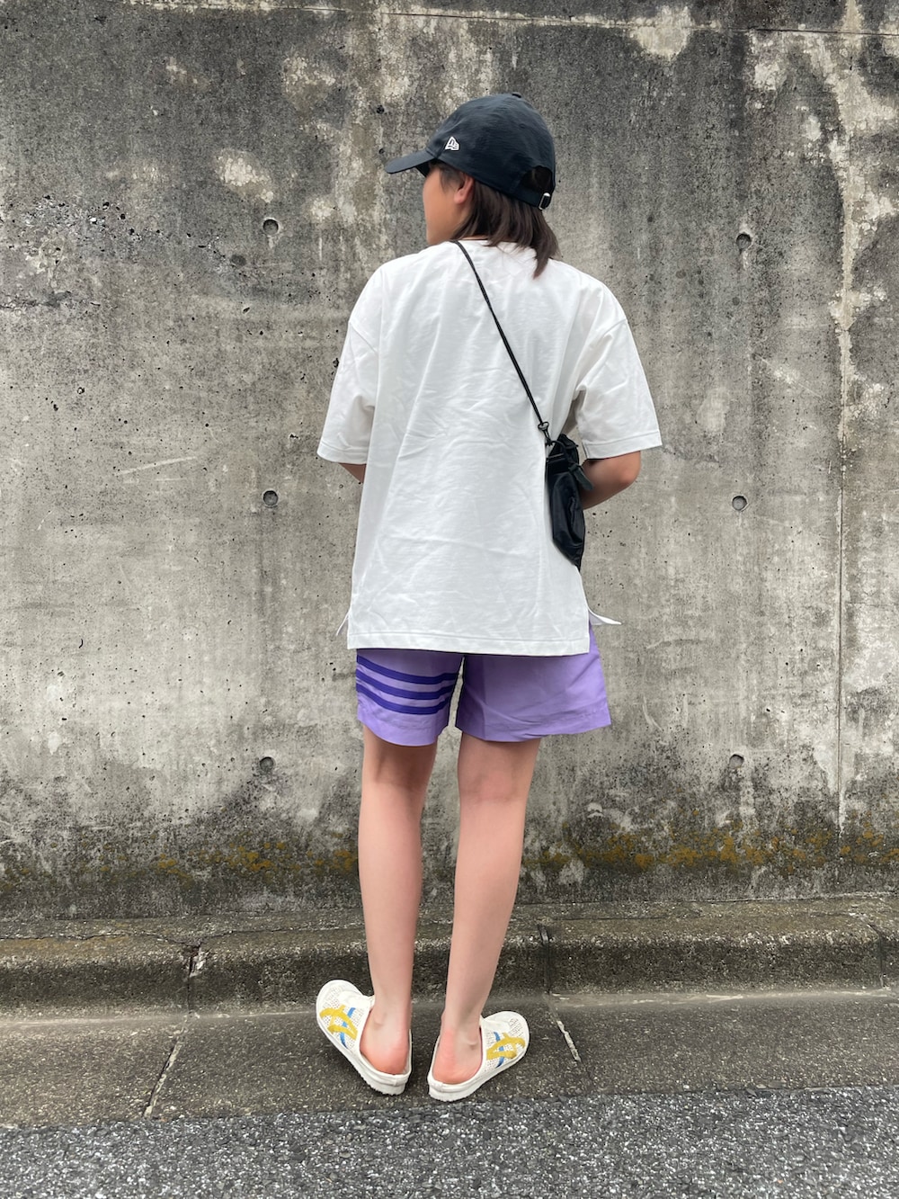  Rey さんの「ピグメント半袖Tシャツ（KIDS）（BAYFLOW）」を使ったコーディネートの3枚目の写真