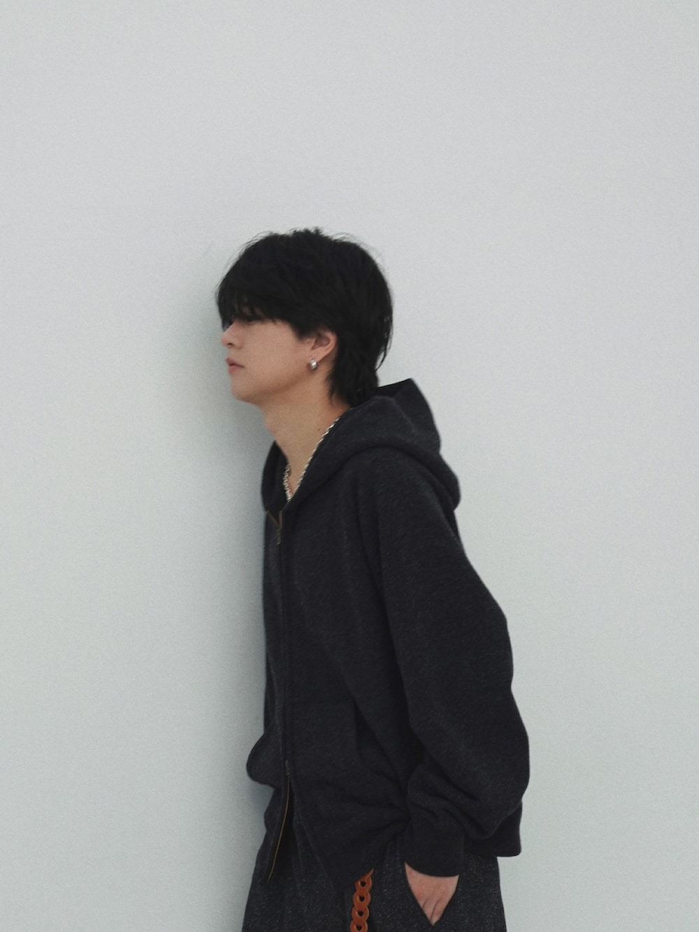 げんじさんの「WOOL CASHMERE ZIP HOODIE（LIDNM）」を使ったコーディネートの5枚目の写真