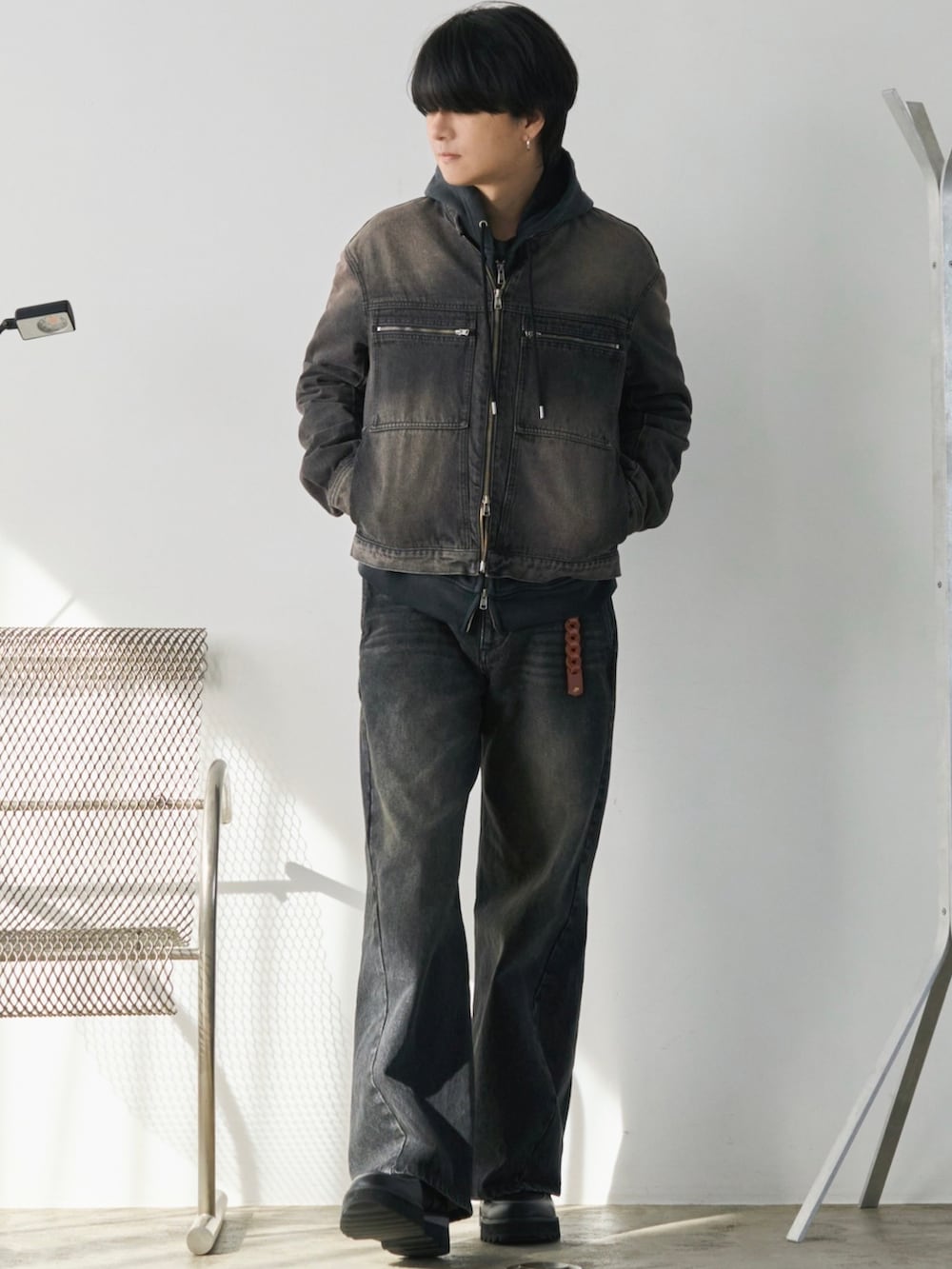 げんじさんの「VINTAGE WASHED DENIM ZIP MOTO JACKET（WYM LIDNM）」を使ったコーディネートの2枚目の写真