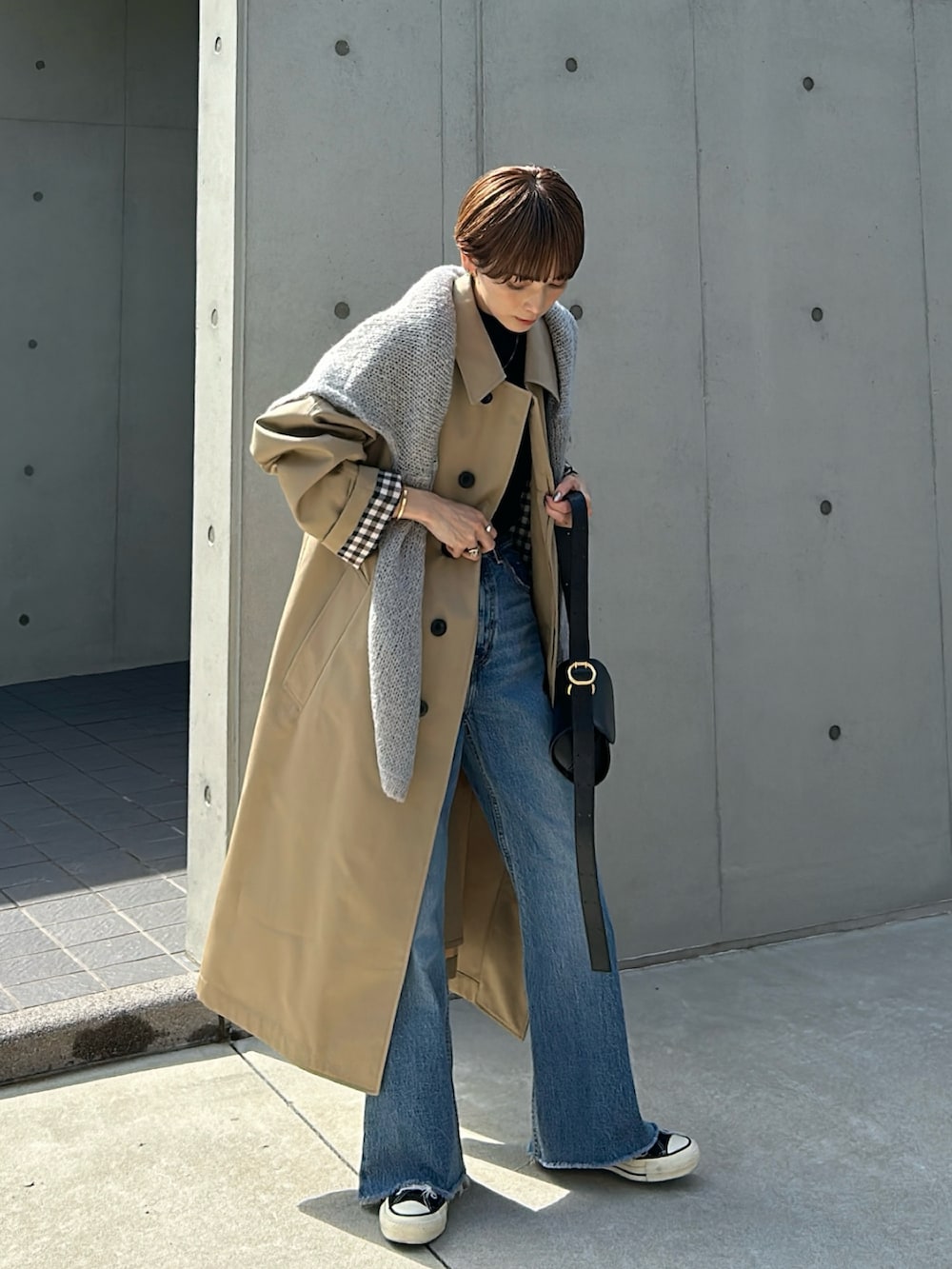 RIHOさんの「Levi's/リーバイス DODO JEAN 別注 RIBCAGE WIDE LEG ミディアムインディゴ（Levi's）」を使ったコーディネートの2枚目の写真