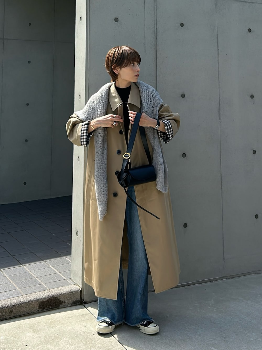 RIHOさんの「Levi's/リーバイス DODO JEAN 別注 RIBCAGE WIDE LEG ミディアムインディゴ（Levi's）」を使ったコーディネートの5枚目の写真