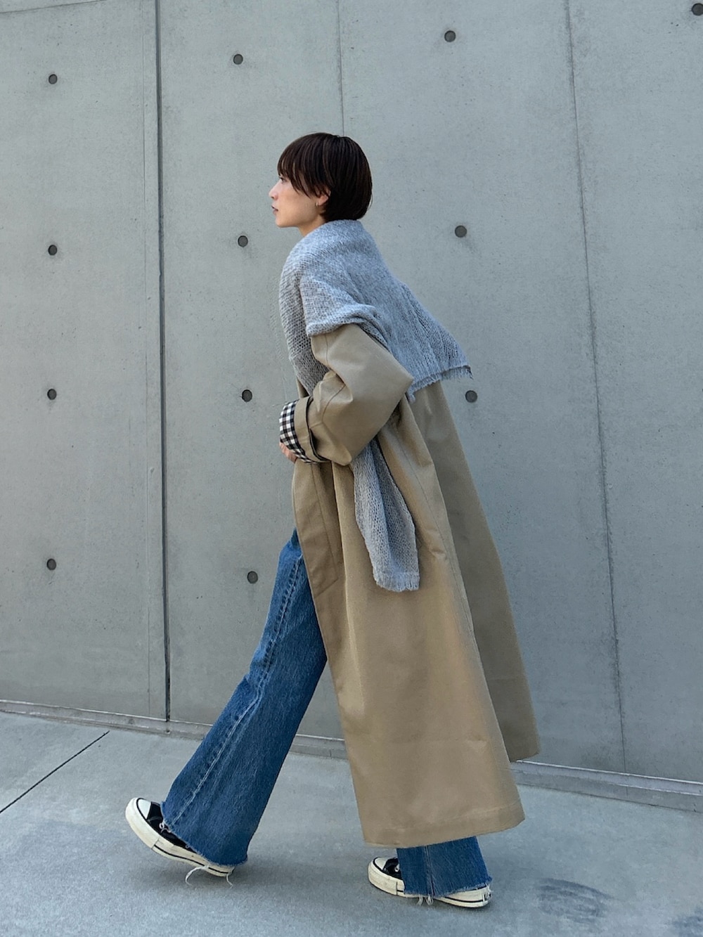 RIHOさんの「Levi's/リーバイス DODO JEAN 別注 RIBCAGE WIDE LEG ミディアムインディゴ（Levi's）」を使ったコーディネートの4枚目の写真