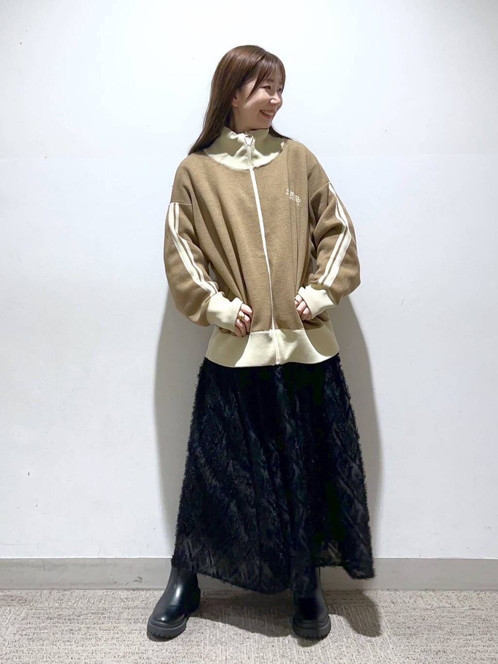 くるちさんの「COLORマイスターBIGロンTEE（niko and...）」を使ったコーディネートの2枚目の写真