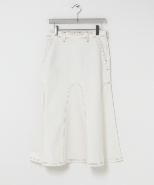 URBAN RESEARCH(アーバンリサーチ)の「MUNTHE BRAYLIN(デニムスカート・レディース・IVORY・36/38)」の1枚目の写真