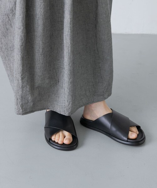 かぐれ(カグレ)の「CORSO ROMA, 9 CROSS SANDAL(サンダル・レディース・NERO・36/37/38)」の5枚目の写真