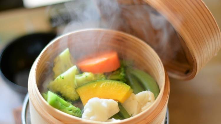 栄養そのまま！【せいろ蒸し】のメリットと、おすすめの野菜を管理栄養士が解説