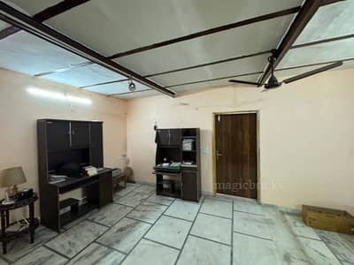 Single Room for rent in Najafgarh Road, New Delhi Single Room for rent in Najafgarh Road, New Delhi