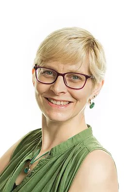 Elistabeth Hobbes Author Photo