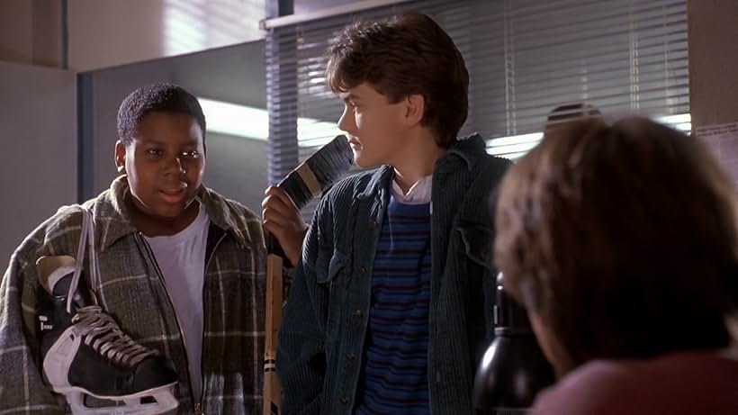 Joshua Jackson and Kenan Thompson in D2: The Mighty Ducks (1994)