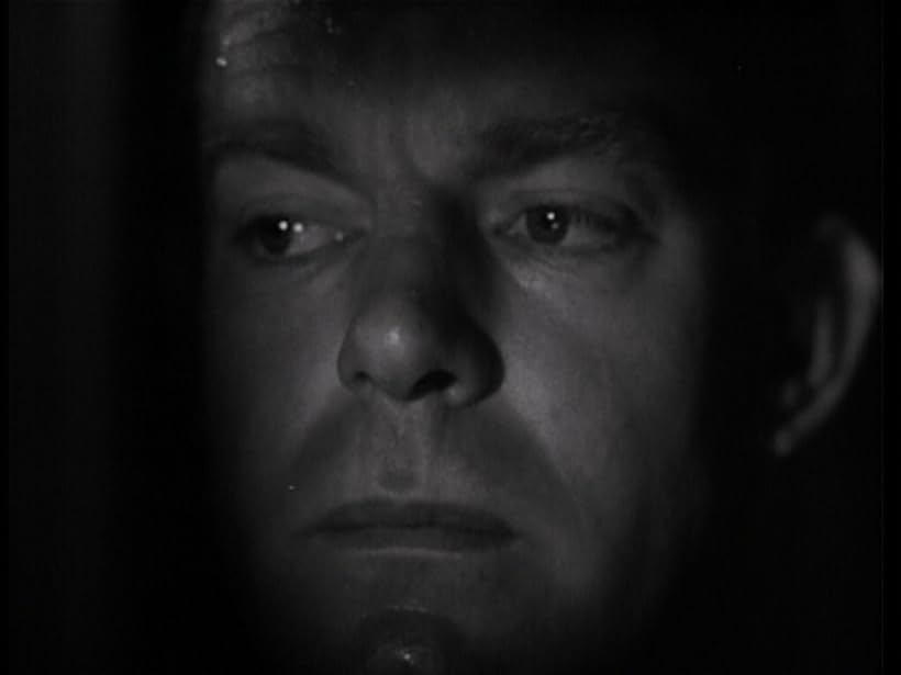 Dennis O'Keefe in T-Men (1947)