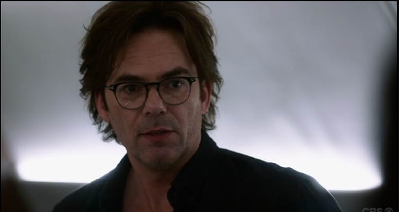 Billy Burke in Zoo (2015)