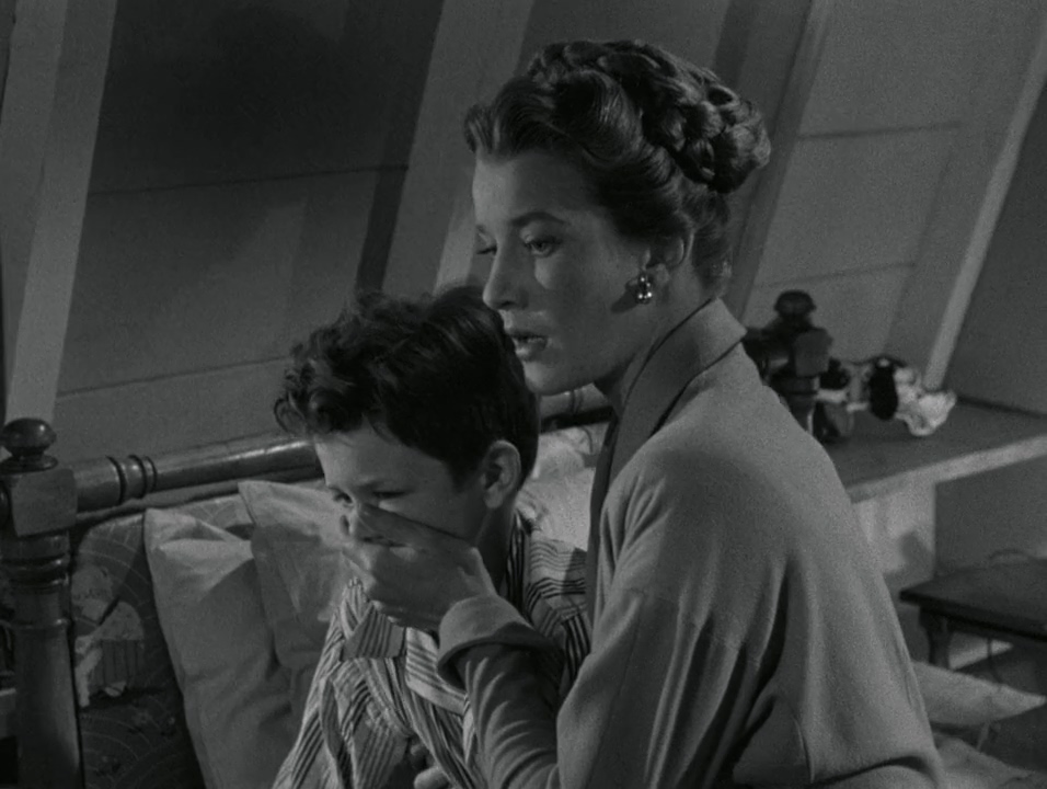 Robert Hyatt and Lois Maxwell in The Dark Past (1948)