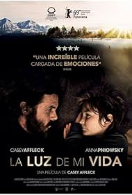 Casey Affleck and Anna Pniowsky in La luz de mi vida (2019)