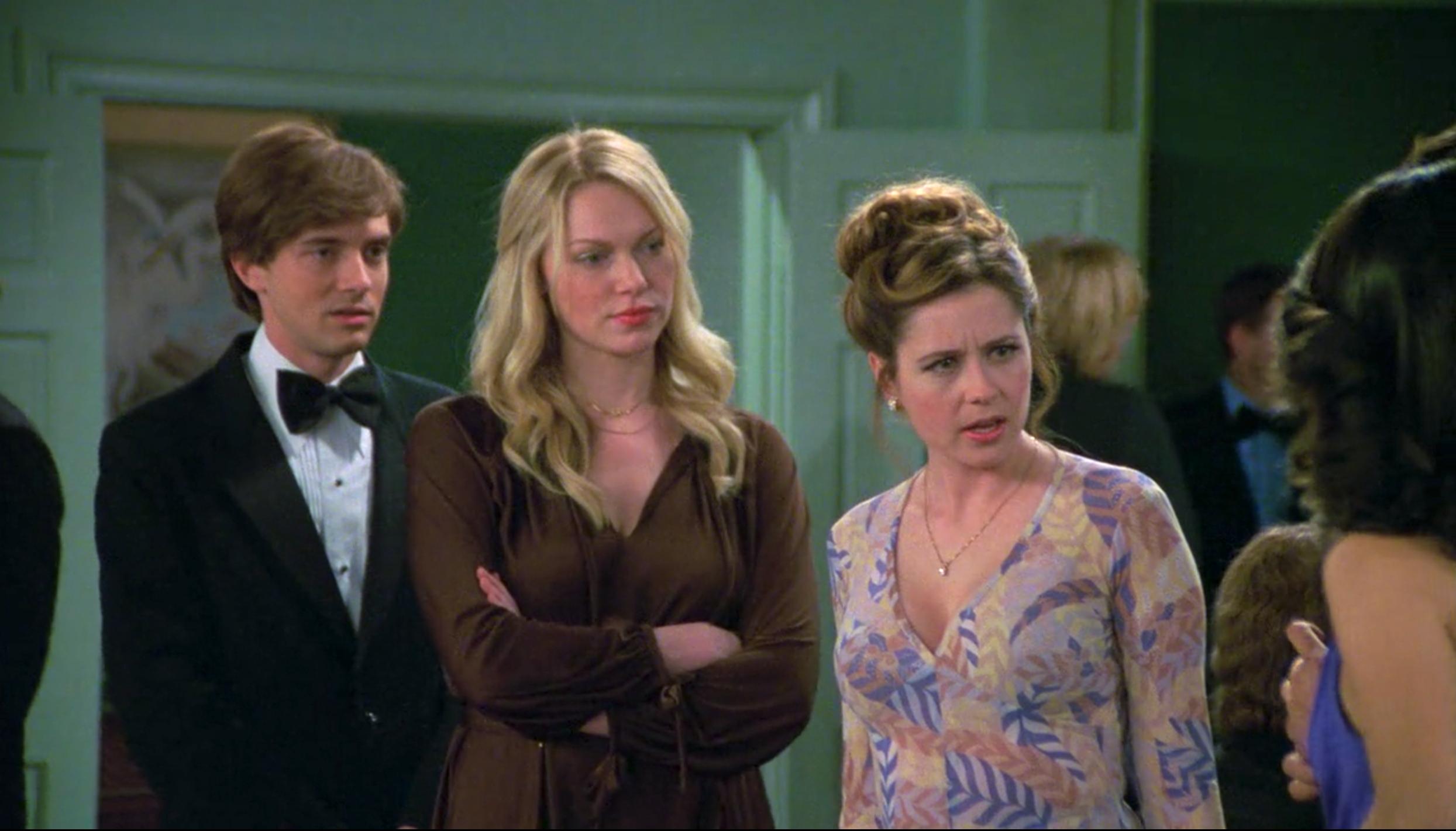 Jenna Fischer, Topher Grace, and Laura Prepon in That '70s Show (1998)