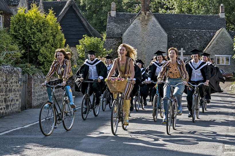 Alexa Davies, Lily James, and Jessica Keenan Wynn in Mamma Mia! C'est reparti (2018)