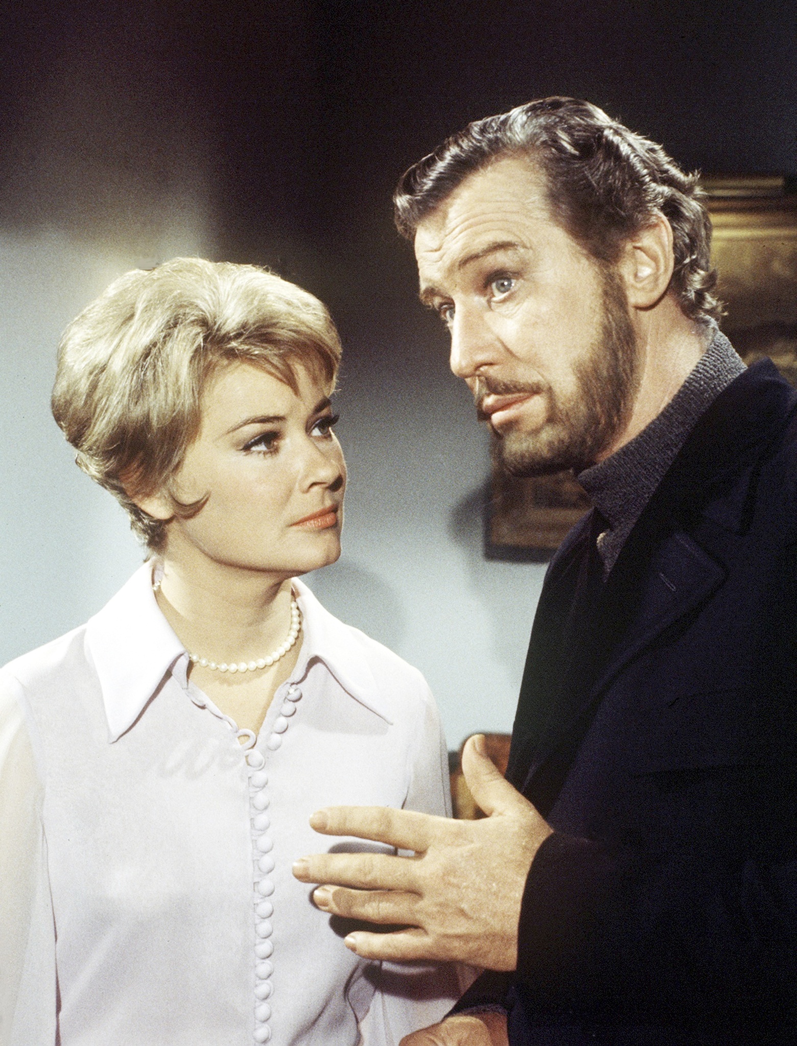 Hope Lange and Edward Mulhare in The Ghost & Mrs. Muir (1968)