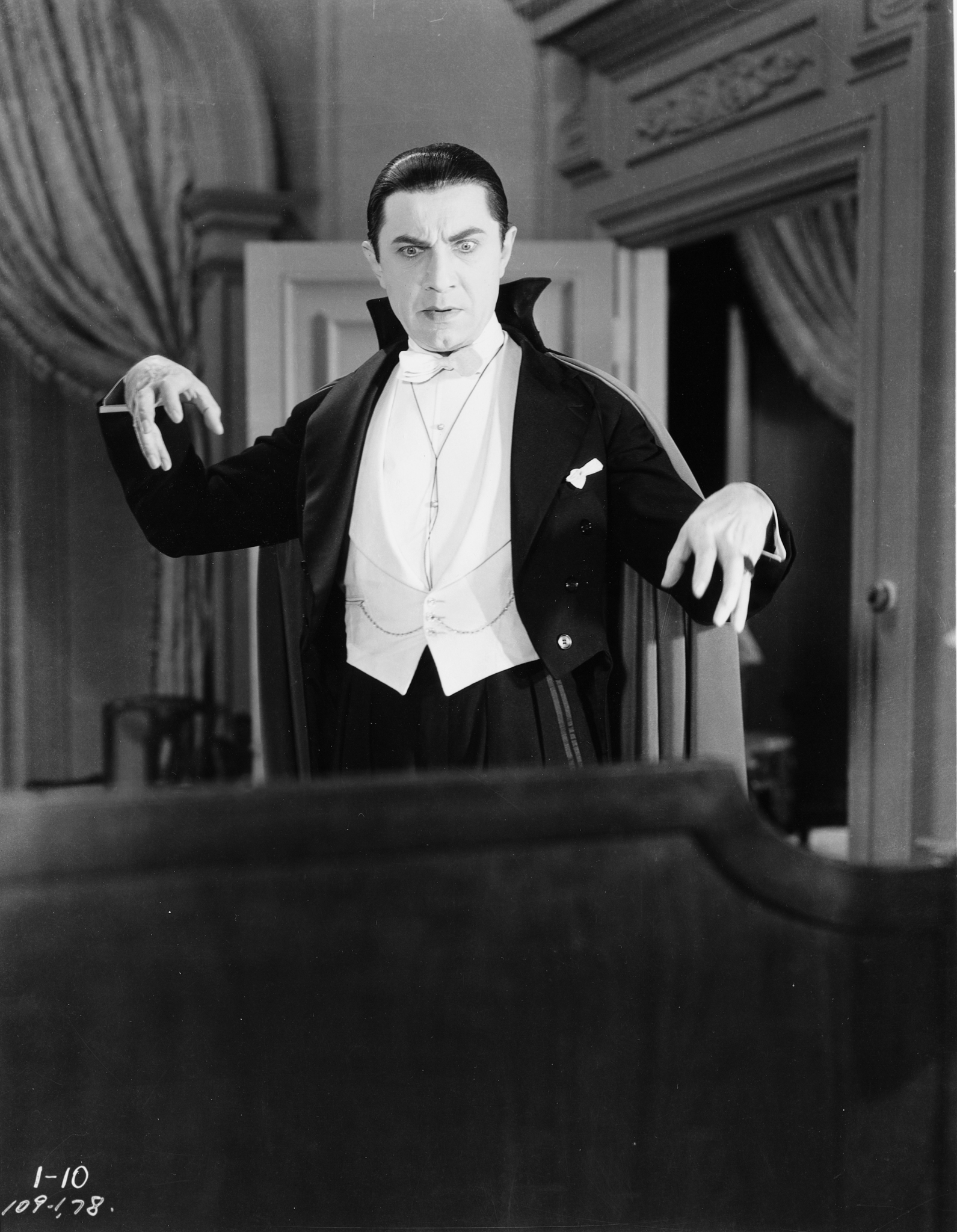 Bela Lugosi in Dracula (1931)