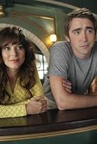 Anna Friel and Lee Pace in Pushing Daisies (2007)