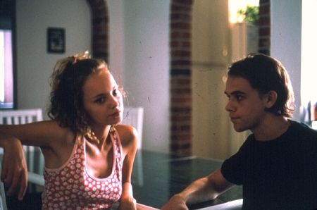 Nick Stahl and Bijou Phillips in Bully (2001)