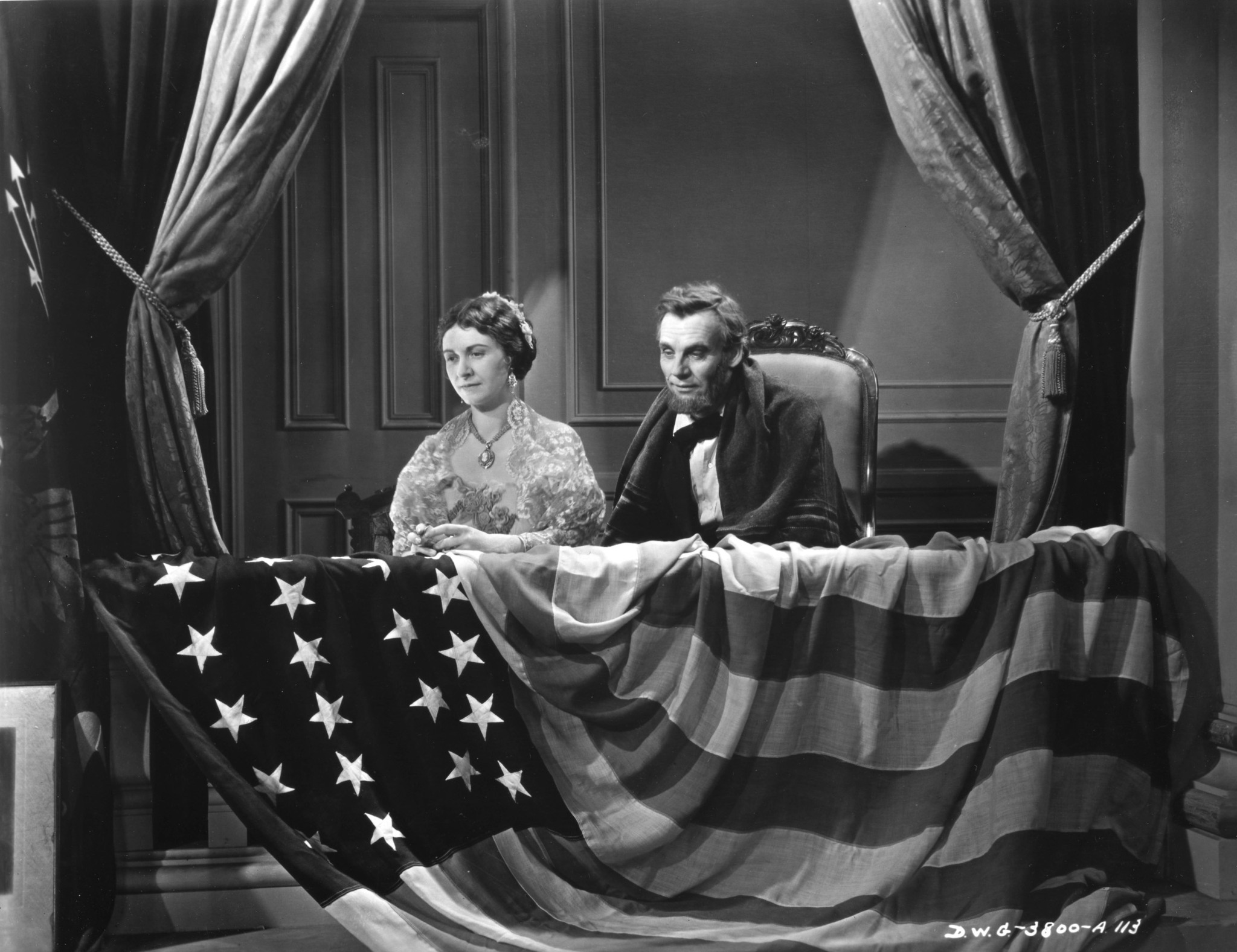 Kay Hammond and Walter Huston in Abraham Lincoln (1930)