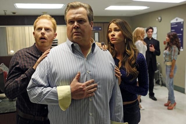 Sofía Vergara, Jesse Tyler Ferguson, Eric Stonestreet, Edward Finlay, and Elena Tovar in Modern Family (2009)