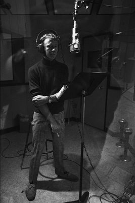 Noel Harrison at a recording session